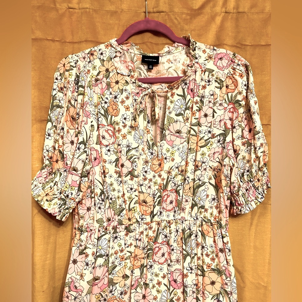 WHO WHAT WEAR pink floral dress. Puffed sleeve. Empire waist. MIDI length